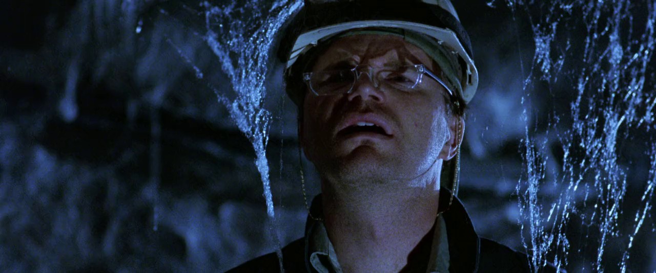 Eight Legged Freaks (2002) BluRay Hindi + Tam + Eng 720p x264 AVC AAC 2.0 ESub.mkv.0004